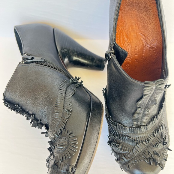 Chie Mihara Leather Chunky Fringe Heel Side Zipper Shoes - Picture 4 of 11